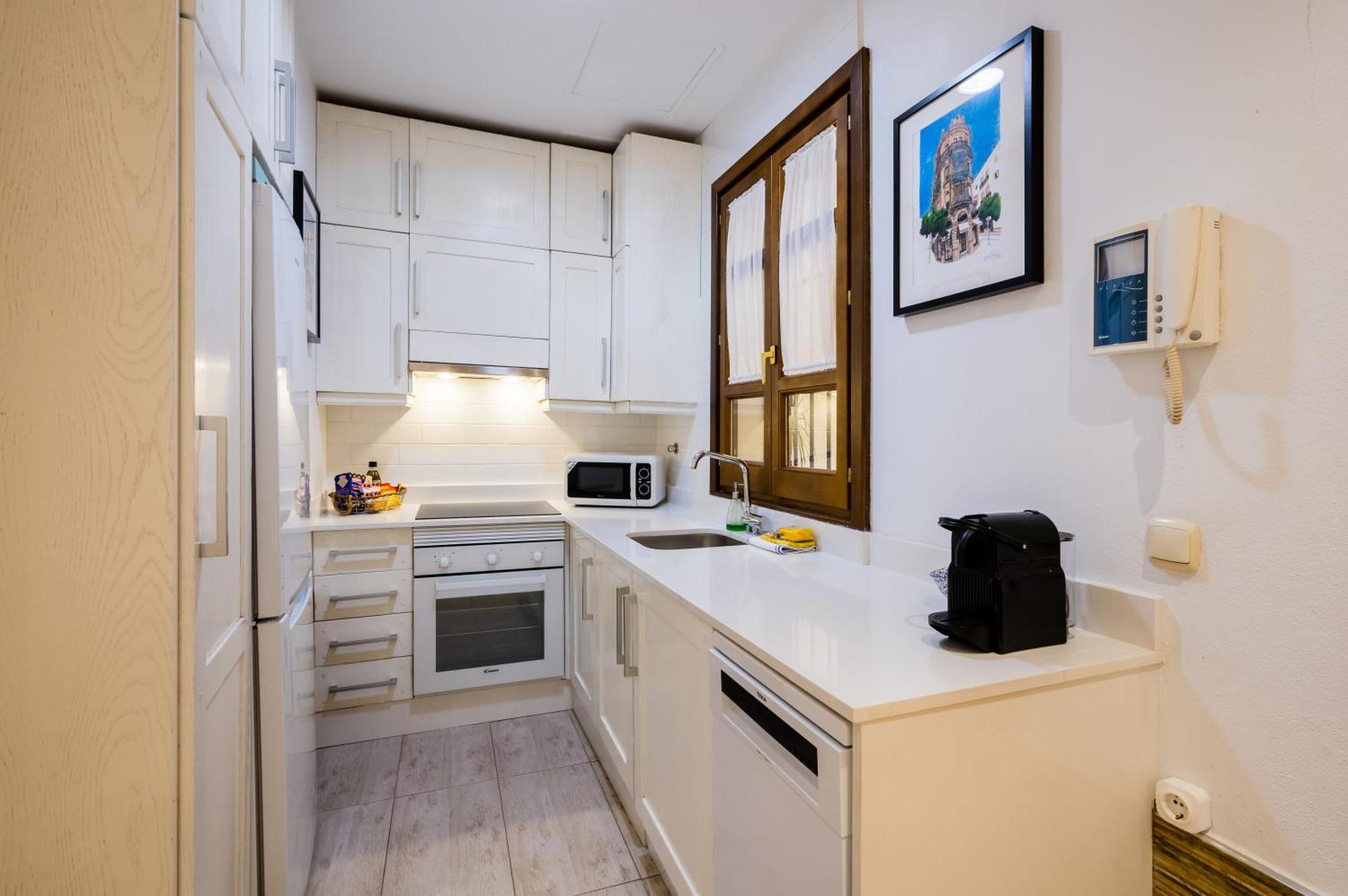 Beautiful And Cozy- 1Bd 1Bth- Arenal Center Appartement Sevilla Buitenkant foto