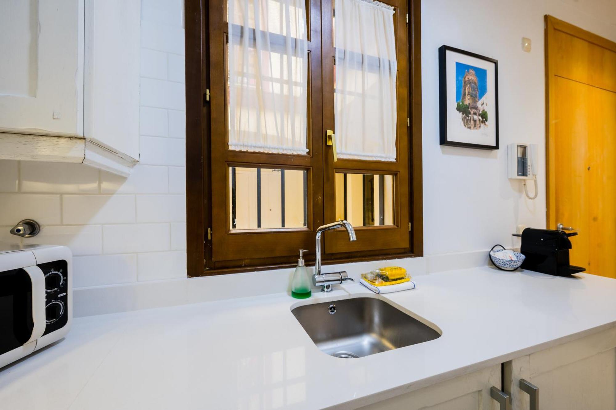 Beautiful And Cozy- 1Bd 1Bth- Arenal Center Appartement Sevilla Buitenkant foto