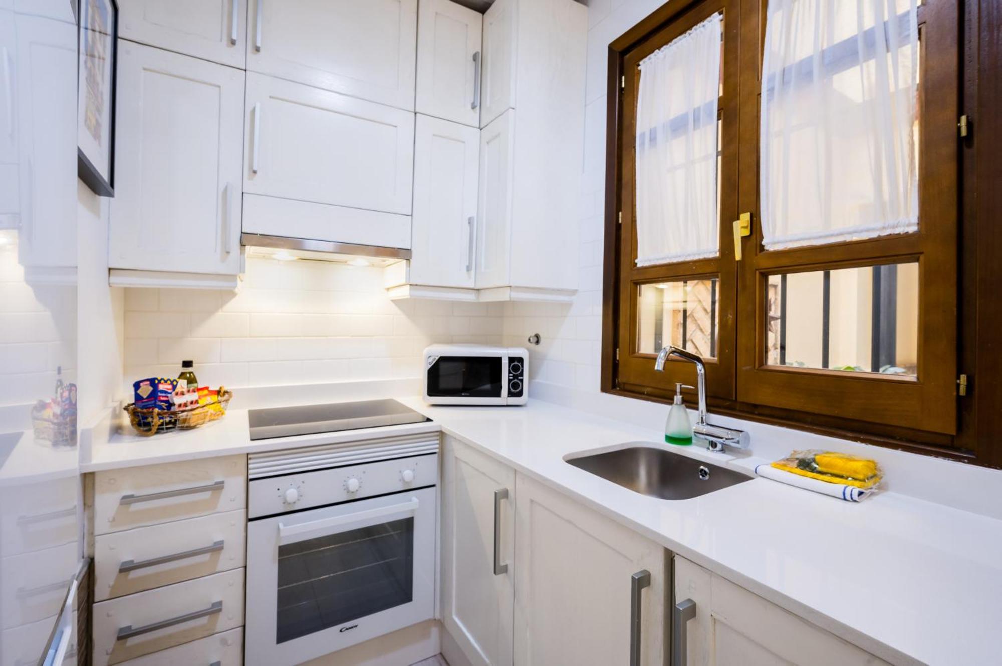 Beautiful And Cozy- 1Bd 1Bth- Arenal Center Appartement Sevilla Buitenkant foto