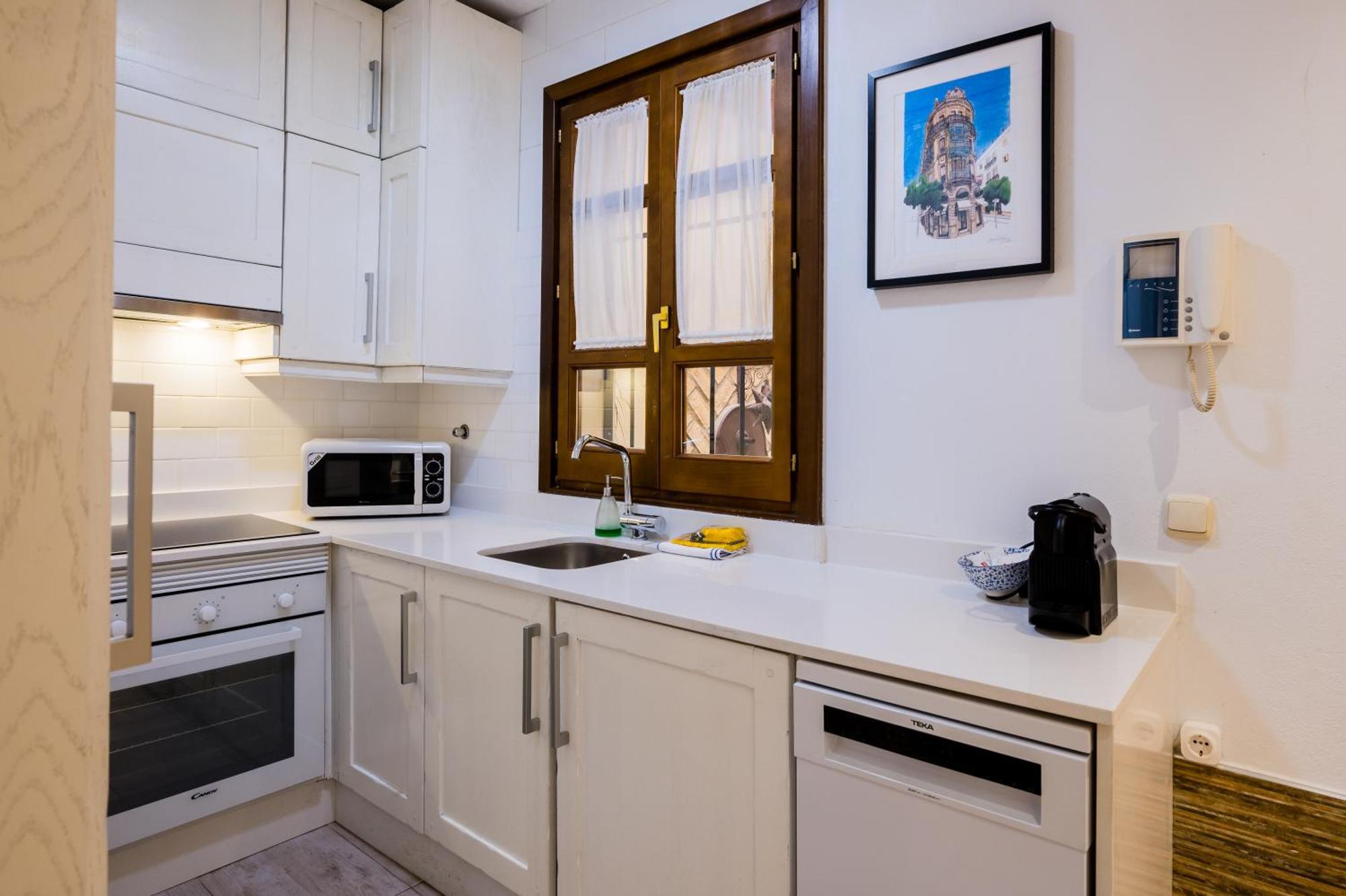 Beautiful And Cozy- 1Bd 1Bth- Arenal Center Appartement Sevilla Buitenkant foto