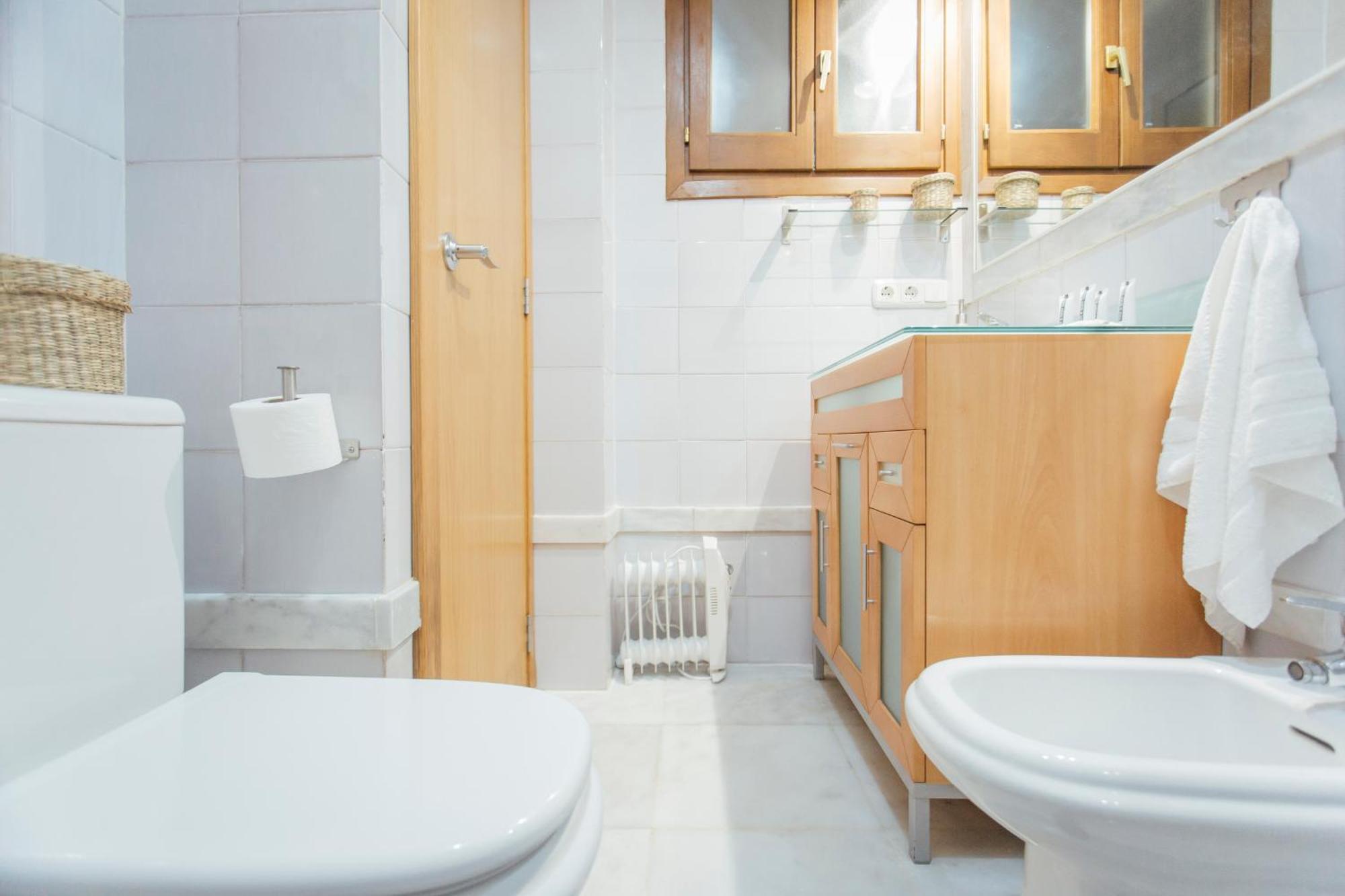 Beautiful And Cozy- 1Bd 1Bth- Arenal Center Appartement Sevilla Buitenkant foto